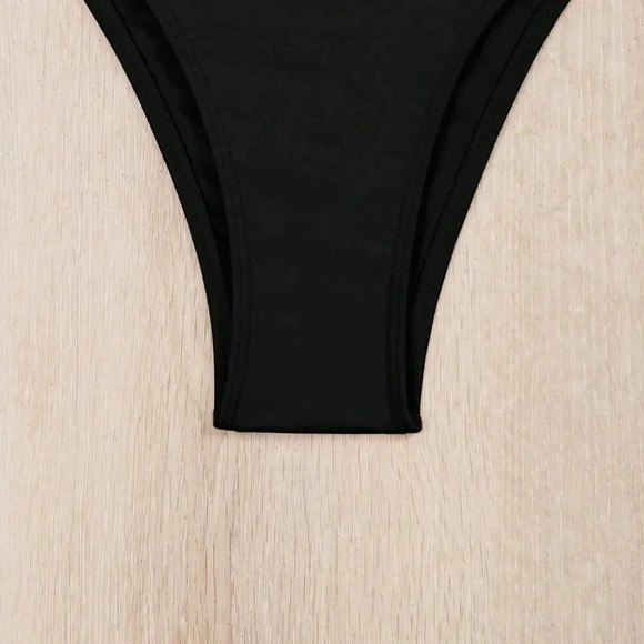 Black Women's Beach Pleated Bikini Set - Picture 7 of 8